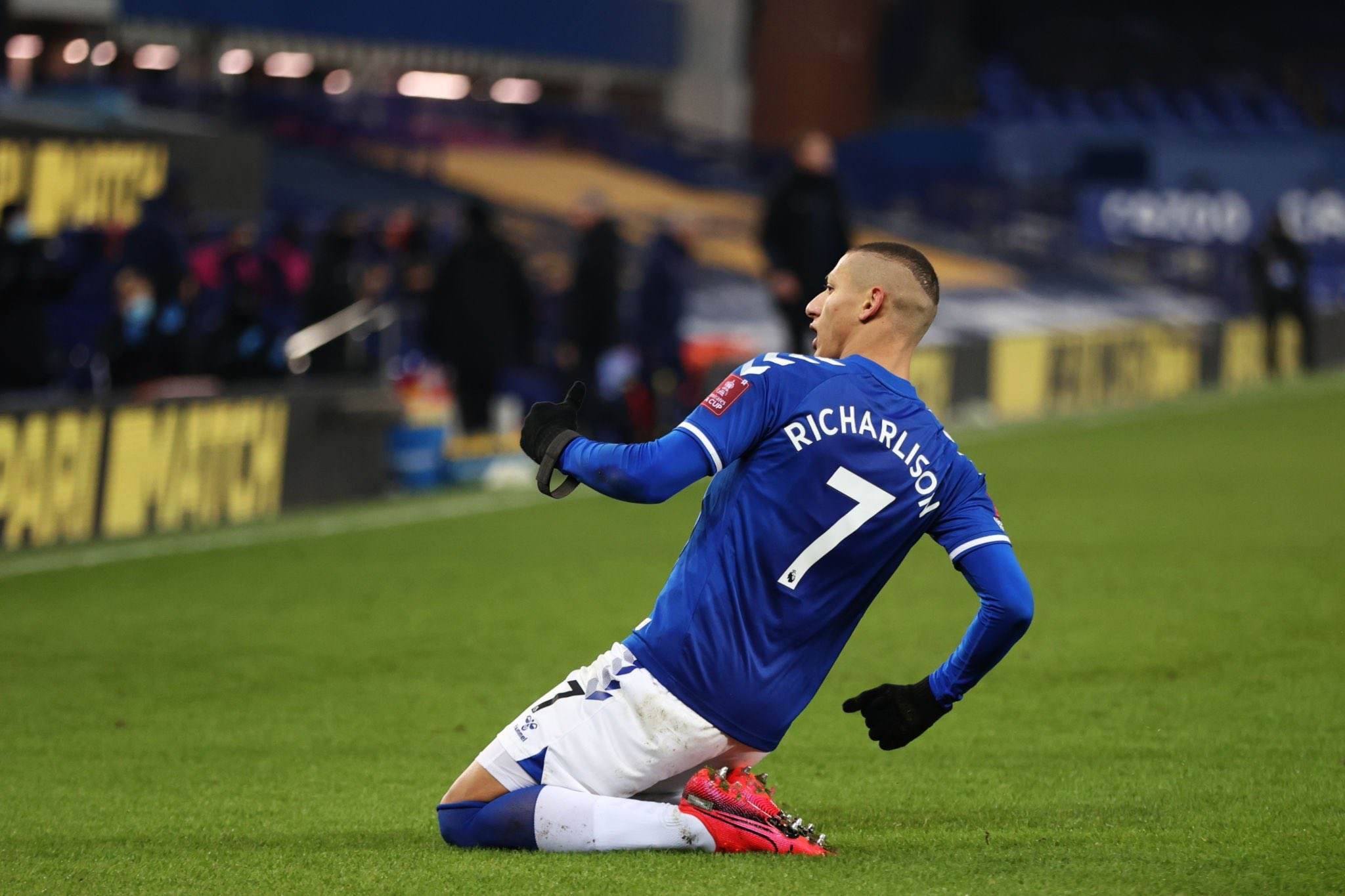 九游app下载-姆巴佩与40激战塞尔维亚队分钟，险胜胜负难料！，JackeyLove焦点对战气势如虹延续-九游app下载