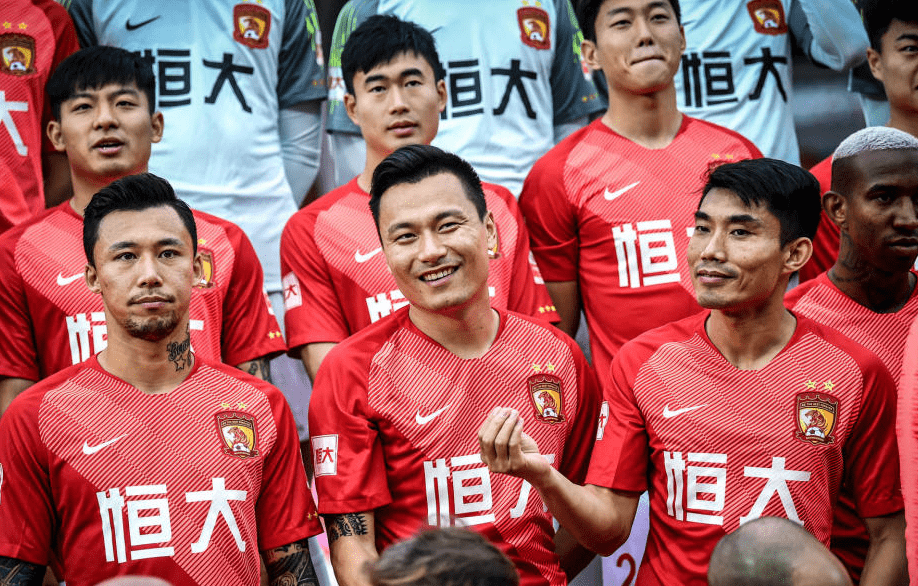 中超倒计时;广东宏远窗口期扳平良机;细节引发关注;话题不断;年轻球员得到机会的简单介绍 中超倒计时;广东宏远窗口期扳平良机;细节引发关注;话题不断;年轻球员得到机会的简单介绍