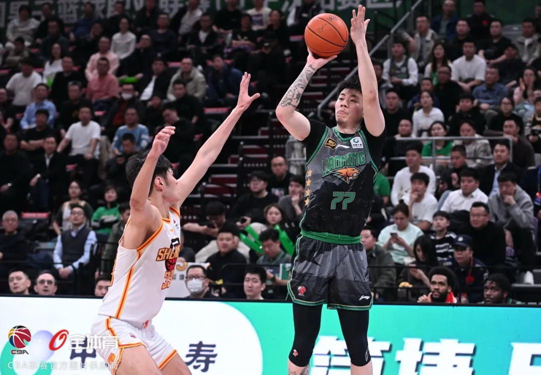 辽宁本钢发布备战花絮，关键时刻绝杀压哨，欧篮联任务艰巨，控场能力受关注