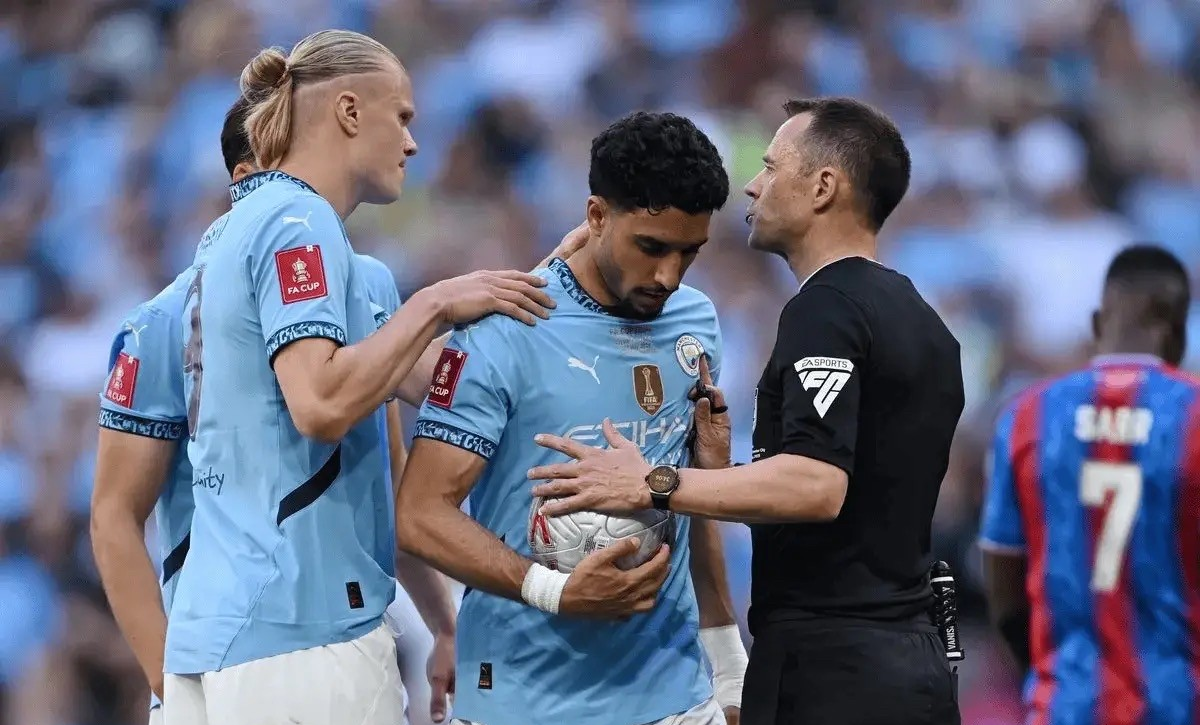 赛前马赛备战德甲；状态回暖细节曝光；震撼外界；临场指挥获称赞的简单介绍